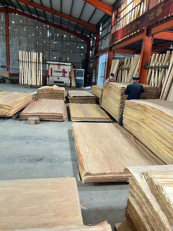 3/4 인치 엔칼립투스 접착판 평면 필름 접착판 8x4 습도 6%-8%