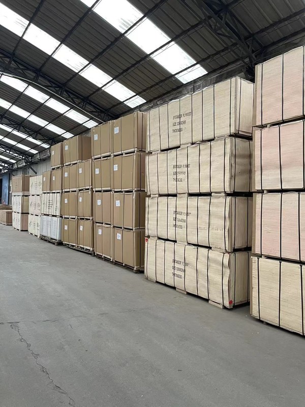 3/4 인치 엔칼립투스 접착판 평면 필름 접착판 8x4 습도 6%-8%