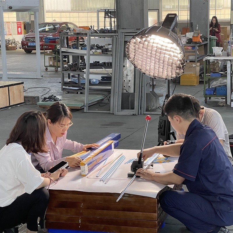 GRB0.7*4.0mmC 플라스틱 크레이징 매트릭스 4.0mm 채널 너비와 크레이저